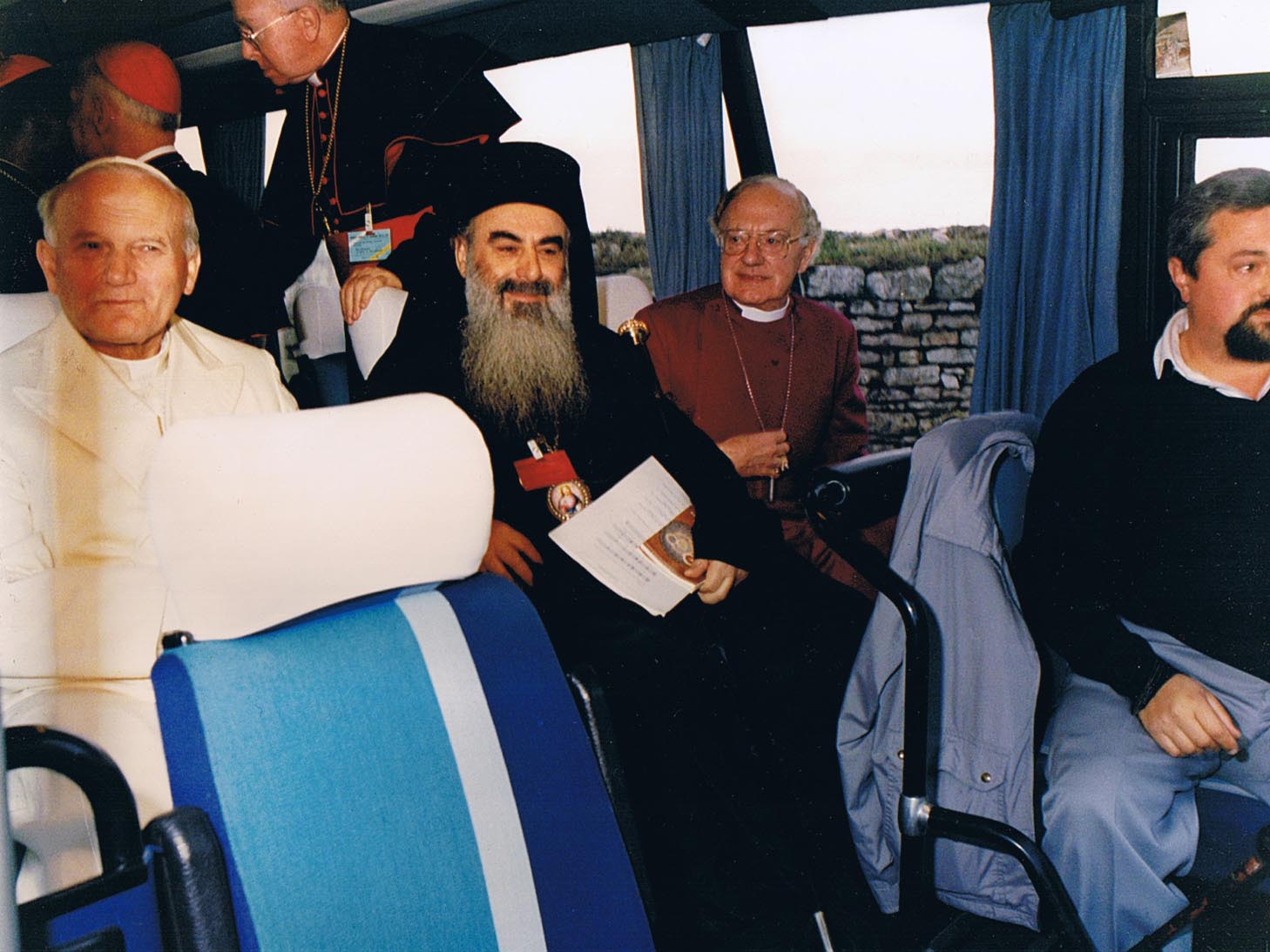 pope john paul giovanni paolo papa assisi bus iacopi 1986