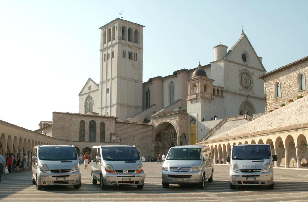 van minibus assisi francis visit eremo carceri san damiano group